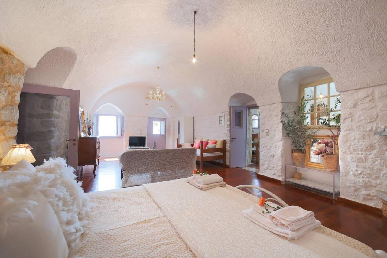Iliana'S House - Spacious Cave House In The Center Of Areopolis Экстерьер фото